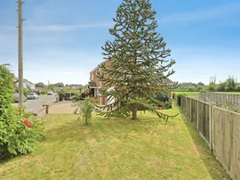 Gregs Close, Mattishall, Dereham thumb 2