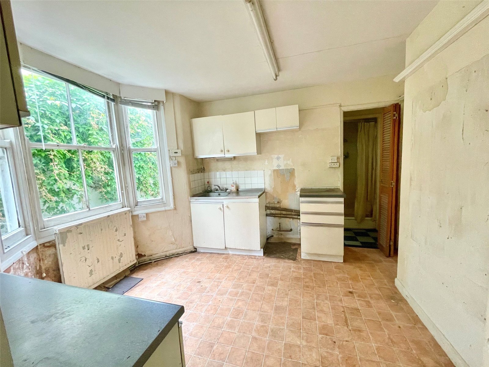 Cliff Parade, Leigh-on-Sea, Essex, SS9 Image 7