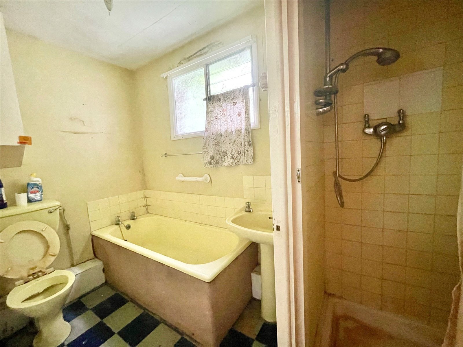 Cliff Parade, Leigh-on-Sea, Essex, SS9 Image 8
