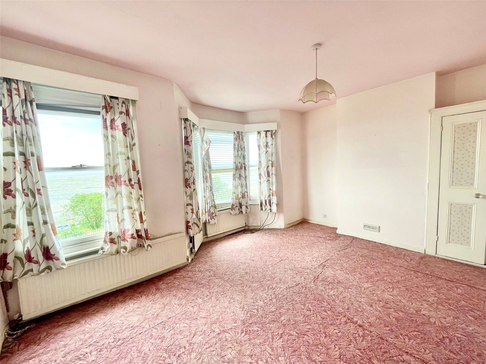 Cliff Parade, Leigh-on-Sea, Essex, SS9 Image 10