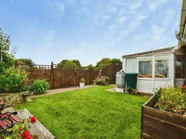 Broadway, Sutton-On-Sea, Mablethorpe thumb 2