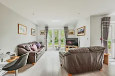 Warren Drive, Crawley