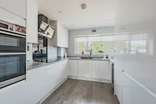 Warren Drive, Crawley