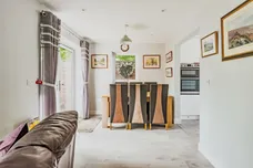 Warren Drive, Crawley