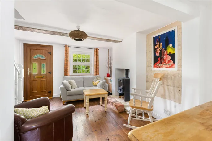 Property carousel image 3