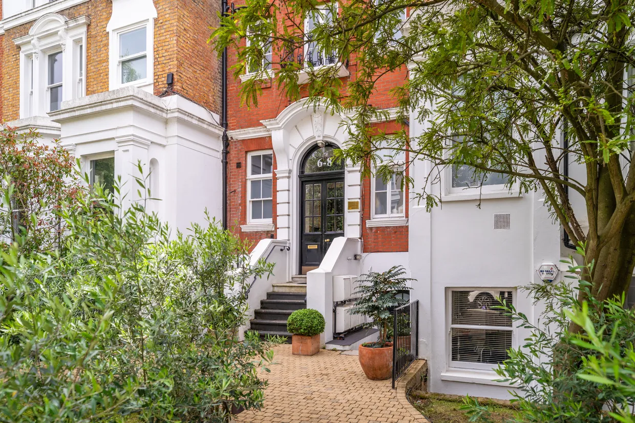 Trinity Crescent, London, SW17 photo 1