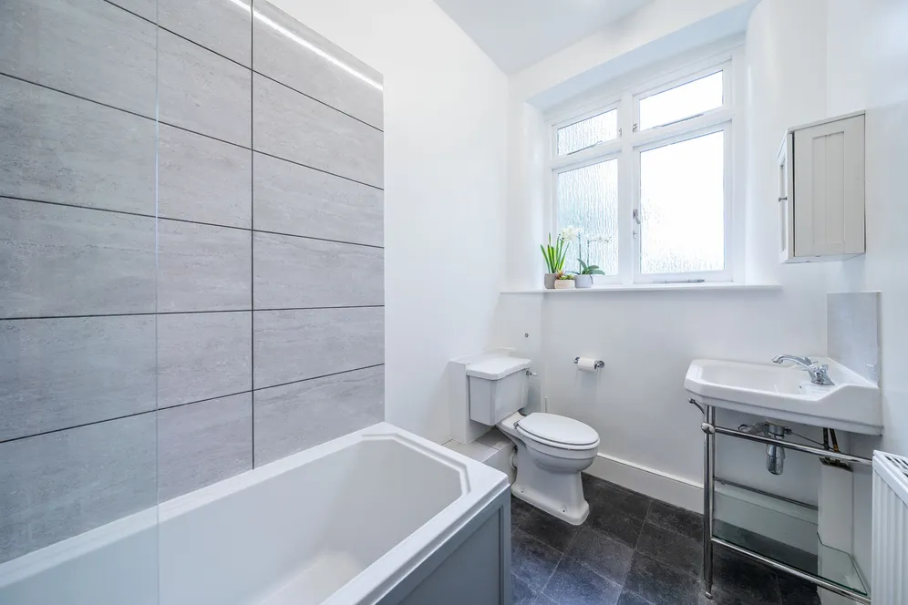 Trinity Crescent, London, SW17 photo 9