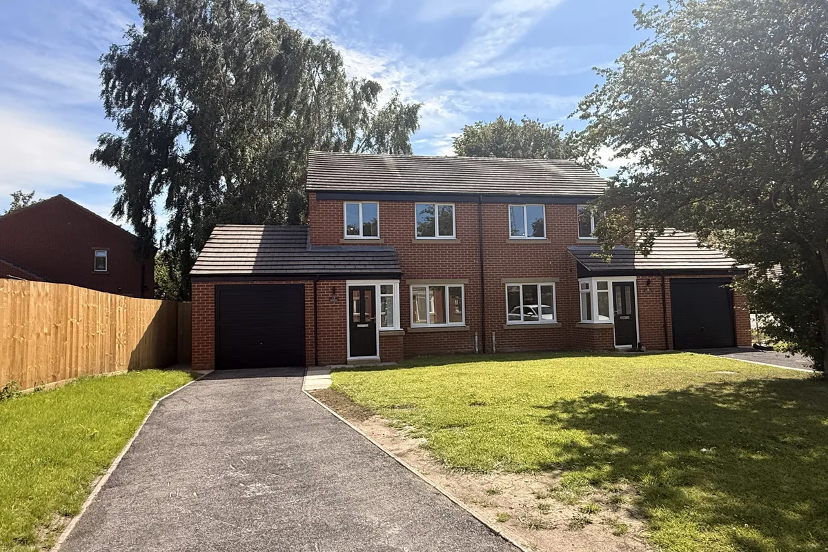White Rose Close, Linton On Ouse, YORK