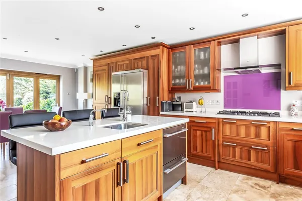 Hethersett Close, Reigate, RH2 photo 8
