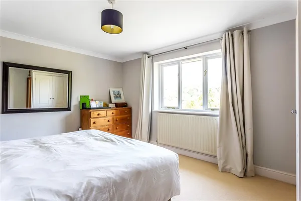 Hethersett Close, Reigate, RH2 photo 10