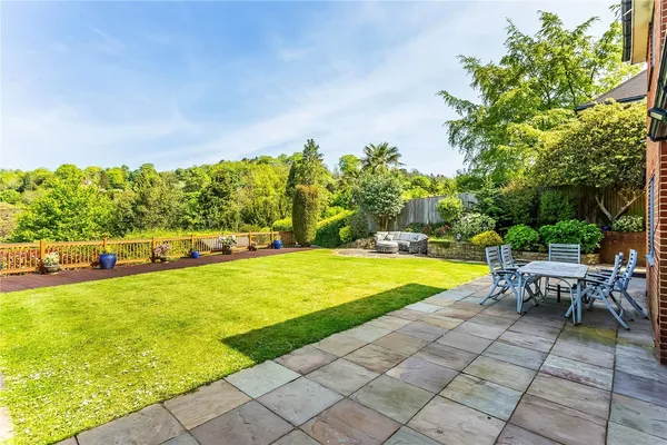 Hethersett Close, Reigate, RH2 photo 15