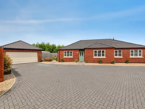 Cedar Close, Quadring, Spaldingphoto