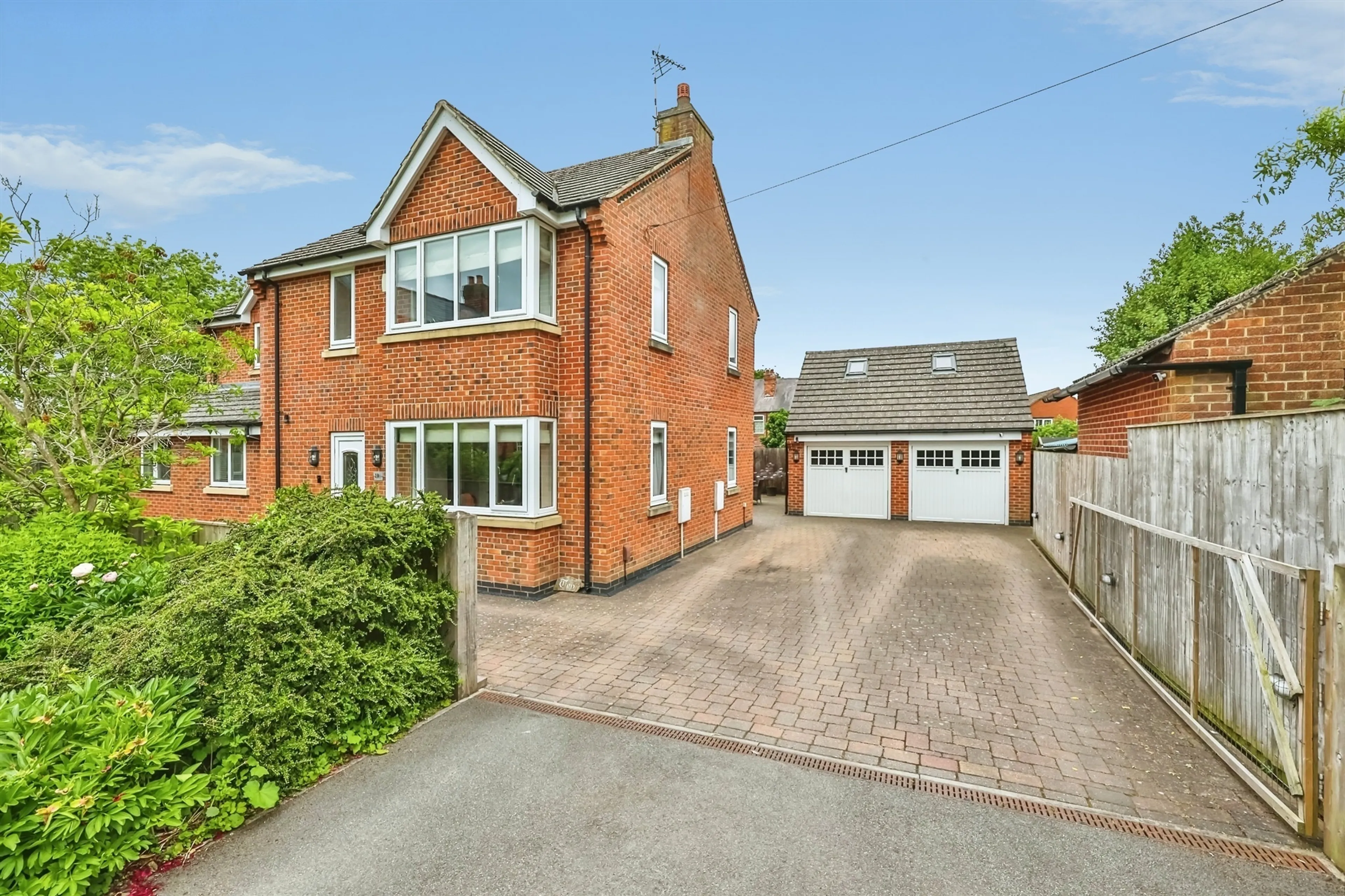 Property photo 0