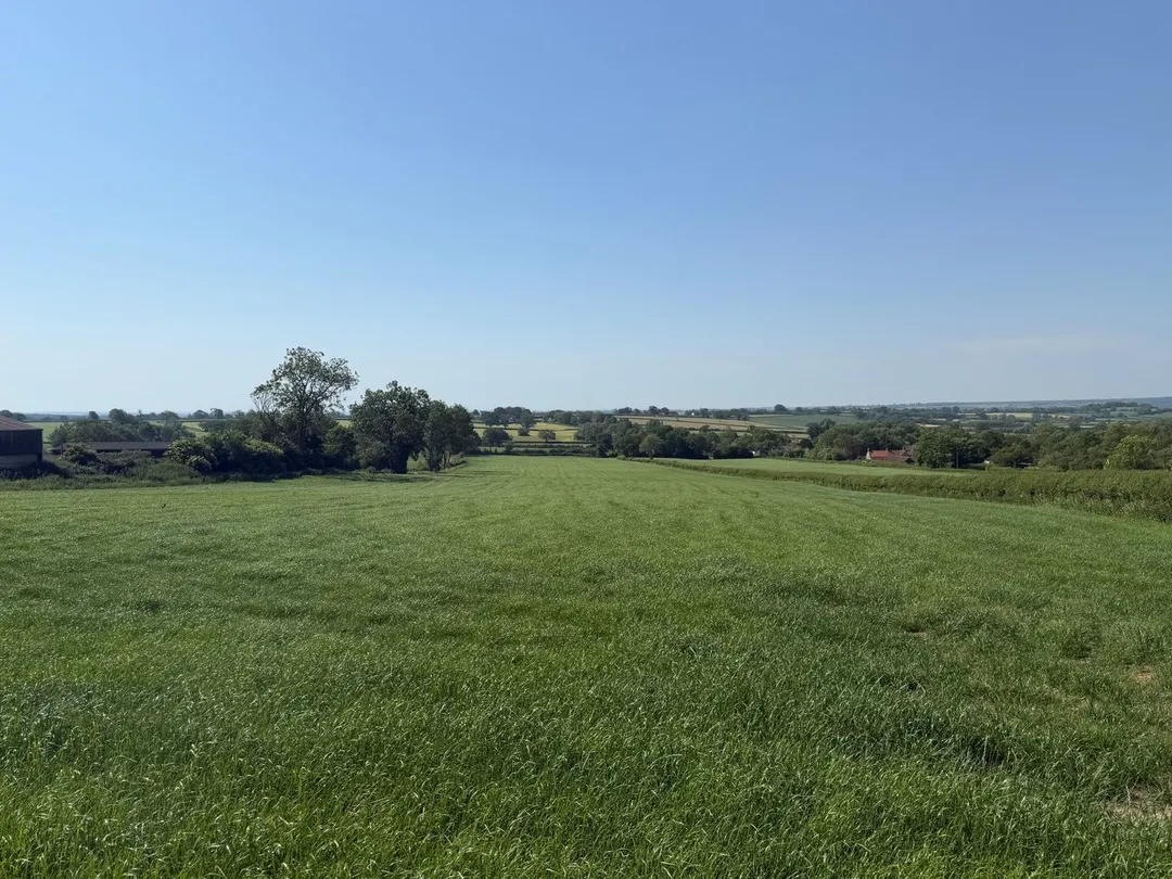 https://mr0.homeflow-assets.co.uk/files/photo/image/47635/0477/_x_/57781716.jpg