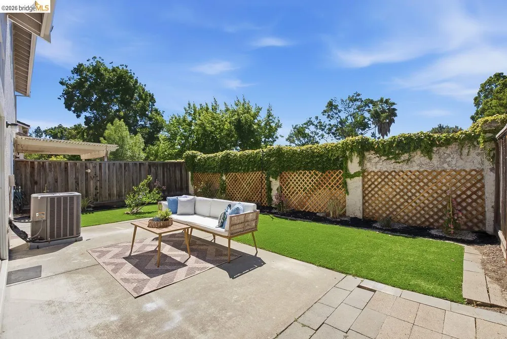 2590 Glen Isle Ave, Pleasanton, CA 94588