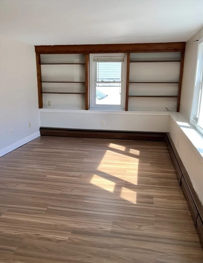 10 Edgemere Rd, Quincy, MA 02169