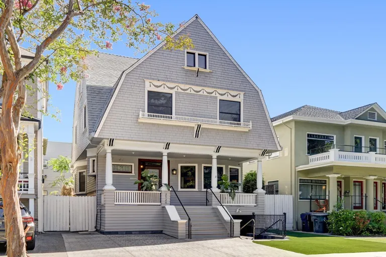 2526 Capitol Ave, Sacramento, CA 95816-5809