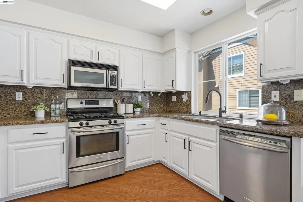 4551 Mangrove Dr, Dublin, CA 94568