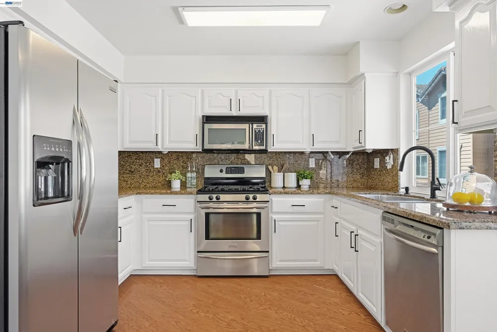 4551 Mangrove Dr, Dublin, CA 94568