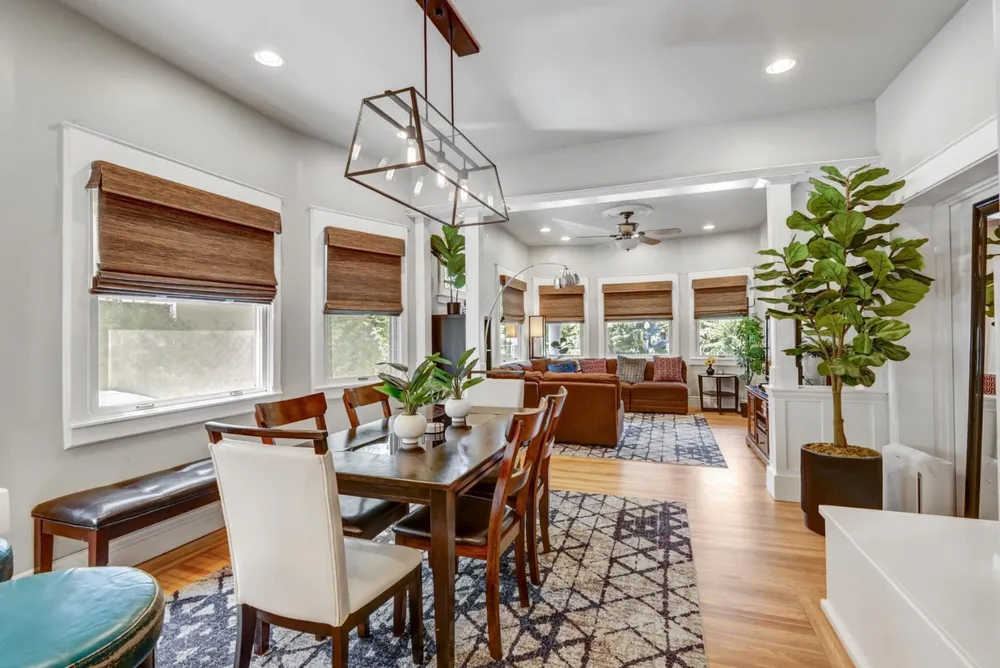 2526 Capitol Ave, Sacramento, CA 95816-5809