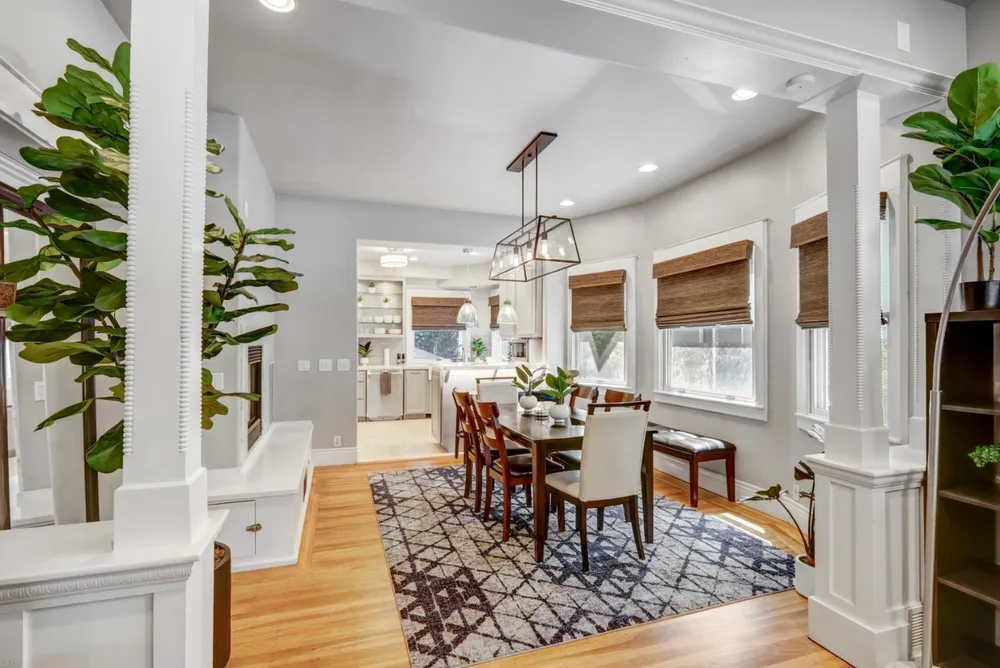 2526 Capitol Ave, Sacramento, CA 95816-5809