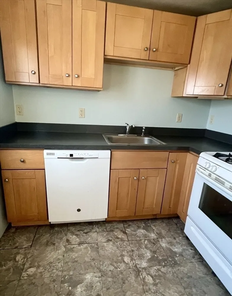 10 Edgemere Rd, Quincy, MA 02169