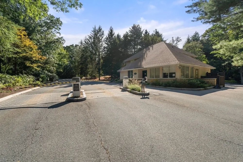 202 Allandale Rd, Boston, MA 02467