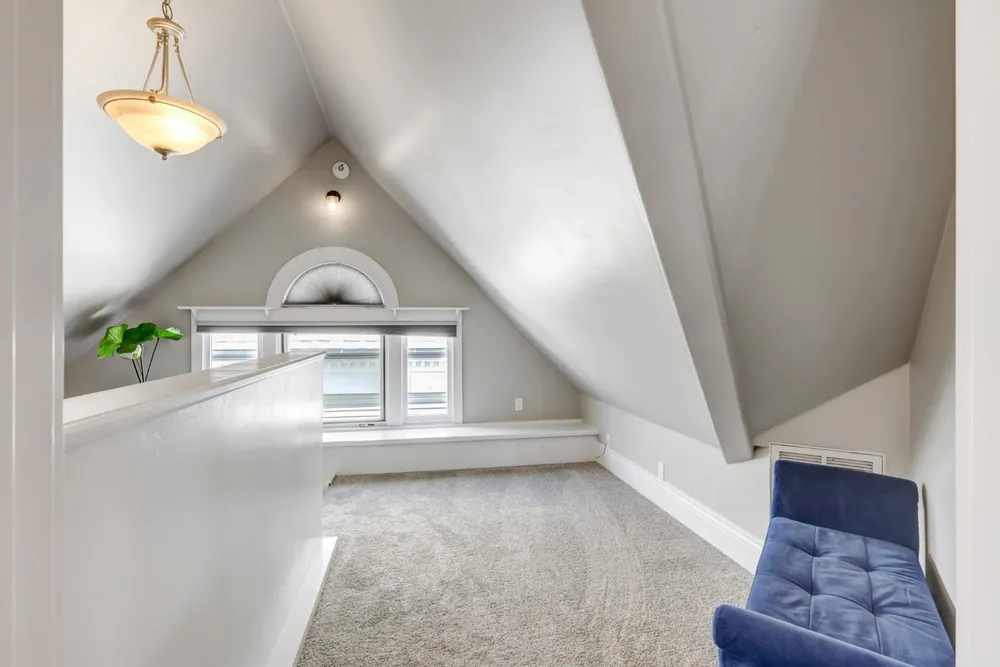 2526 Capitol Ave, Sacramento, CA 95816-5809