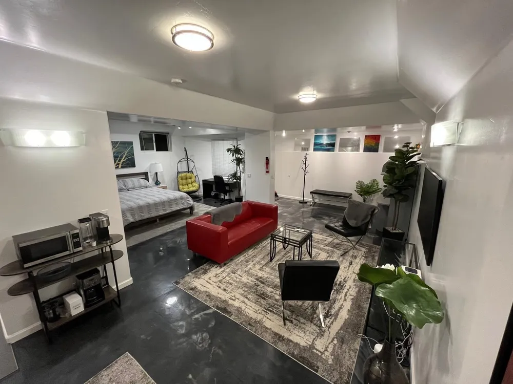 2526 Capitol Ave, Sacramento, CA 95816-5809