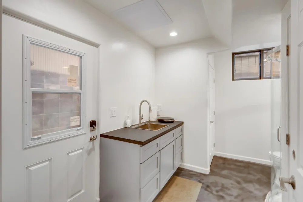 2526 Capitol Ave, Sacramento, CA 95816-5809