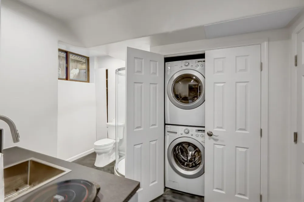 2526 Capitol Ave, Sacramento, CA 95816-5809