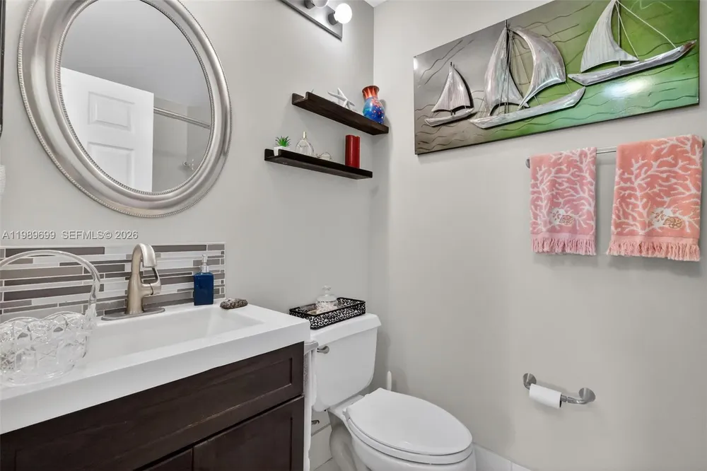 8033 Aberdeen Dr, Boynton Beach, FL 33472