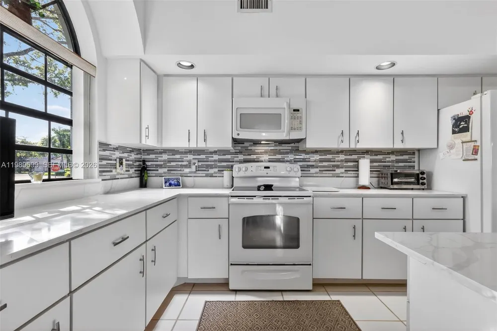 8033 Aberdeen Dr, Boynton Beach, FL 33472