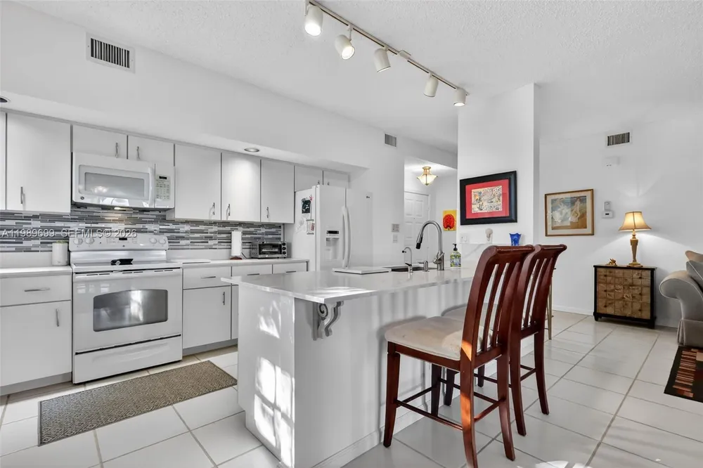 8033 Aberdeen Dr, Boynton Beach, FL 33472
