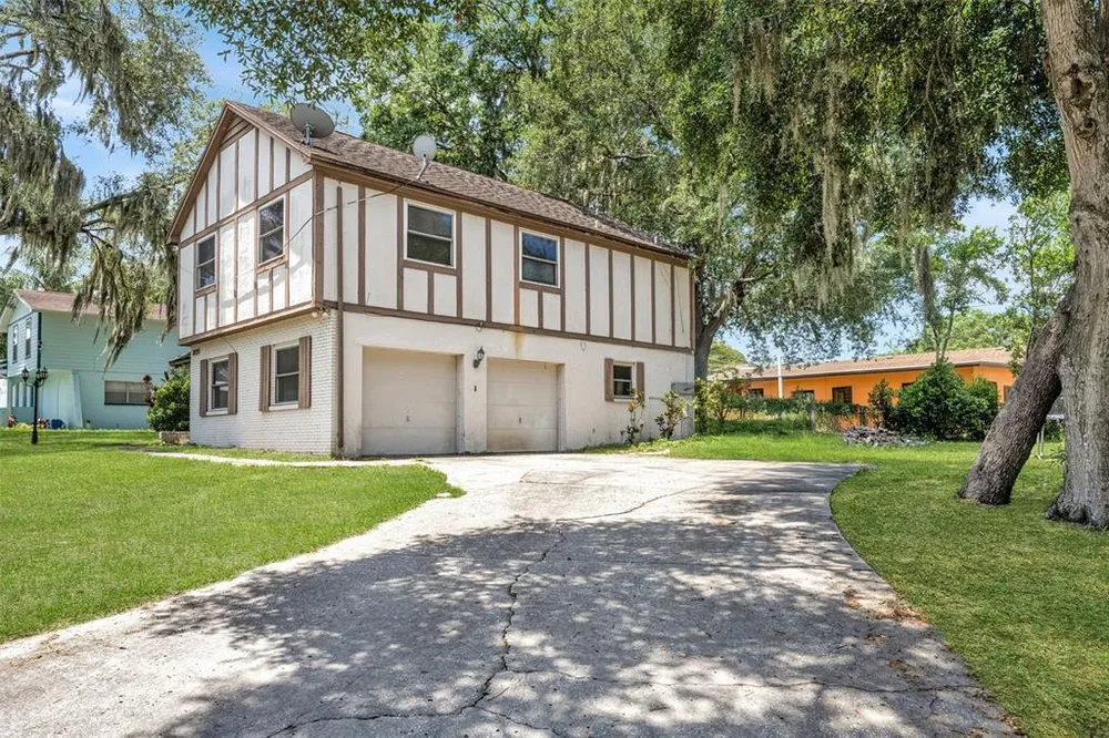 8020 Tierra Verde Dr, Tampa, FL 33617
