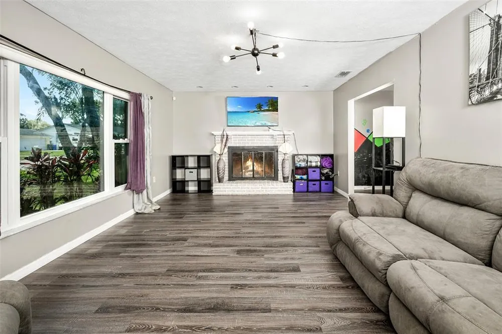 8020 Tierra Verde Dr, Tampa, FL 33617