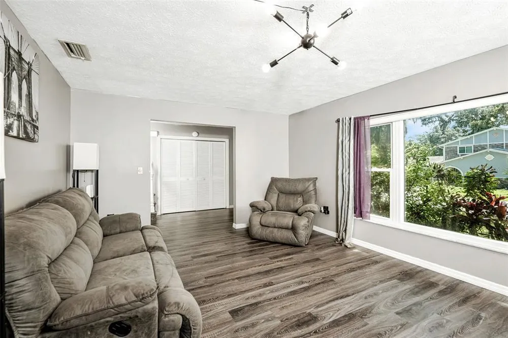 8020 Tierra Verde Dr, Tampa, FL 33617