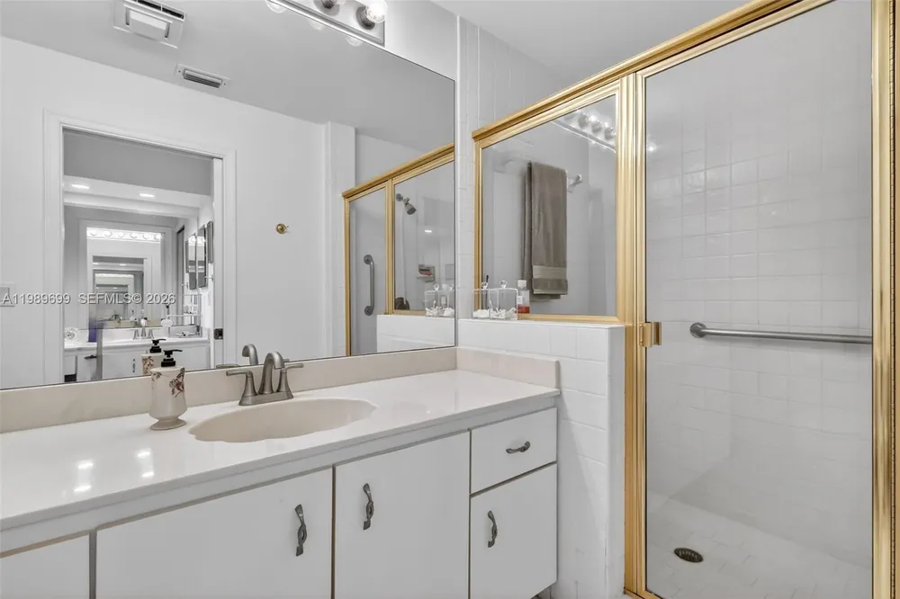 8033 Aberdeen Dr, Boynton Beach, FL 33472