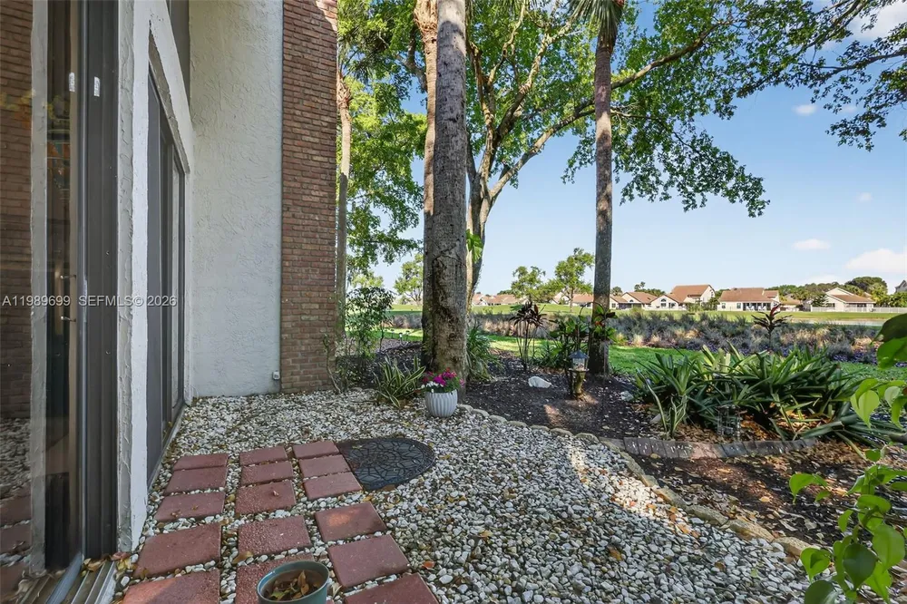 8033 Aberdeen Dr, Boynton Beach, FL 33472