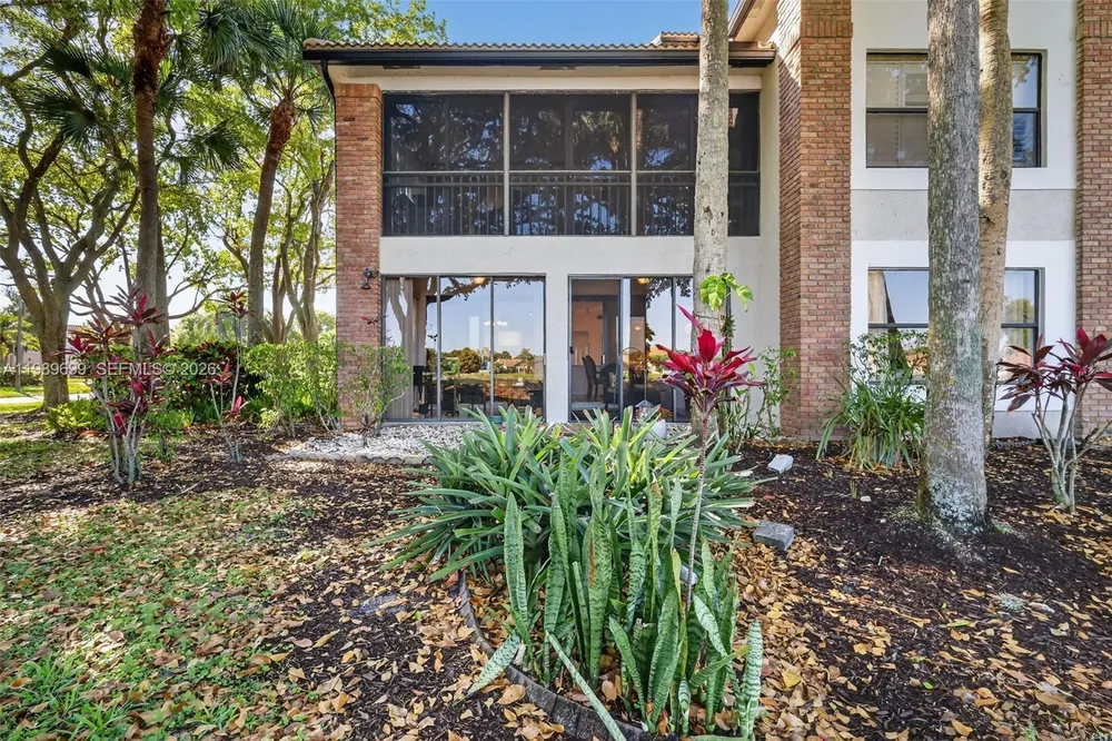 8033 Aberdeen Dr, Boynton Beach, FL 33472