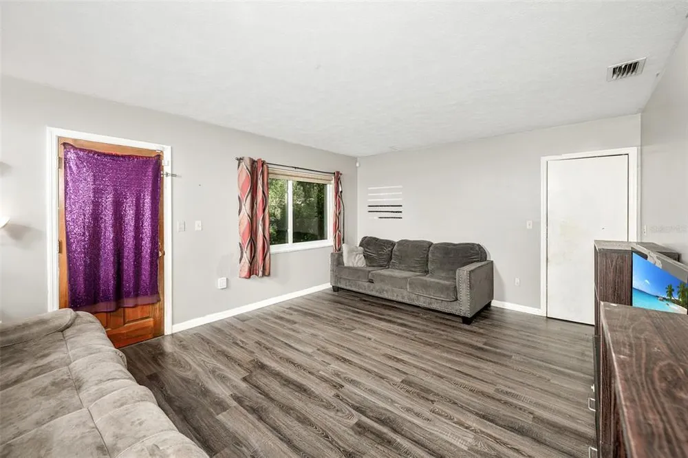 8020 Tierra Verde Dr, Tampa, FL 33617