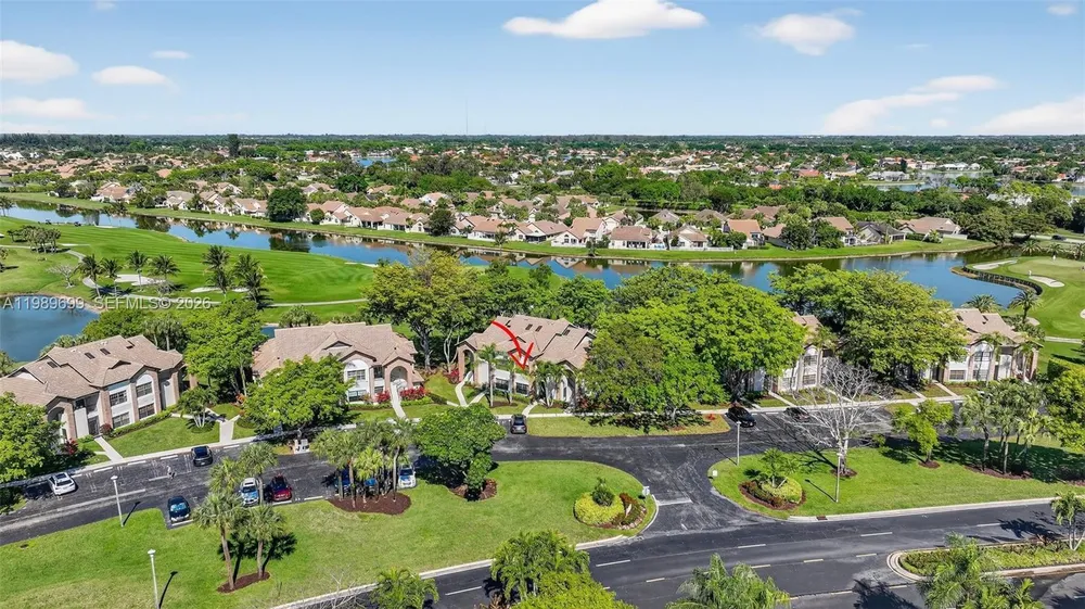 8033 Aberdeen Dr, Boynton Beach, FL 33472