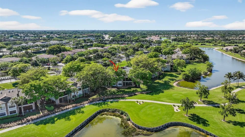 8033 Aberdeen Dr, Boynton Beach, FL 33472