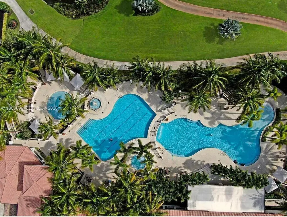 8033 Aberdeen Dr, Boynton Beach, FL 33472