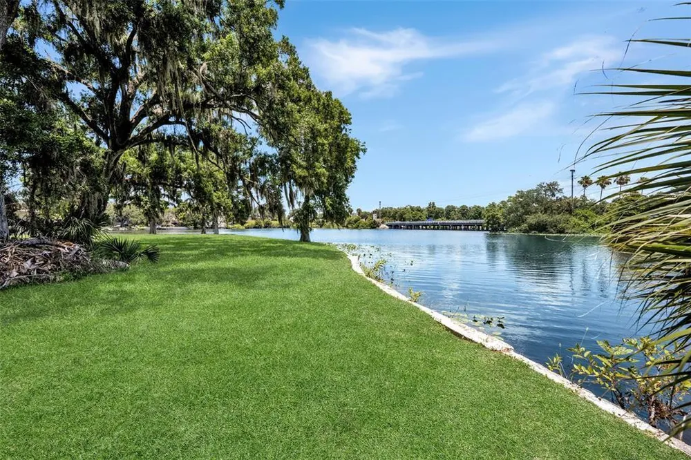 8020 Tierra Verde Dr, Tampa, FL 33617