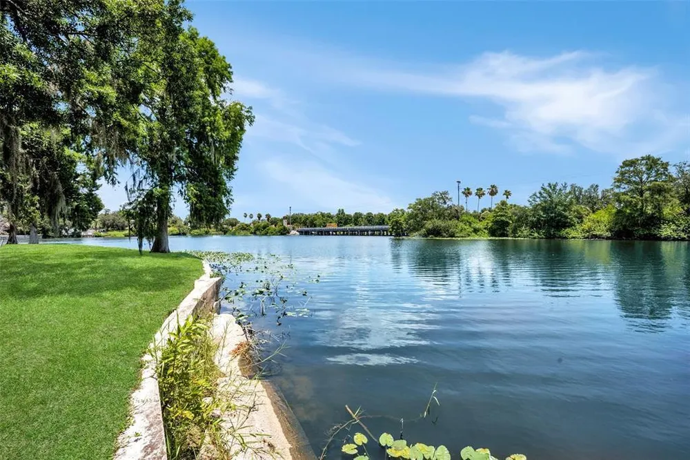 8020 Tierra Verde Dr, Tampa, FL 33617