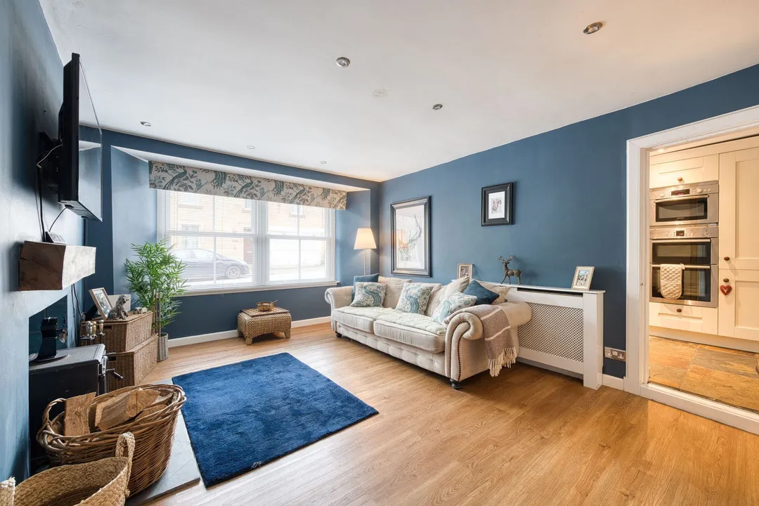 https://mr0.homeflow-assets.co.uk/files/photo/image/47636/6072/_x_/DSC_7285_HDR-115.jpg