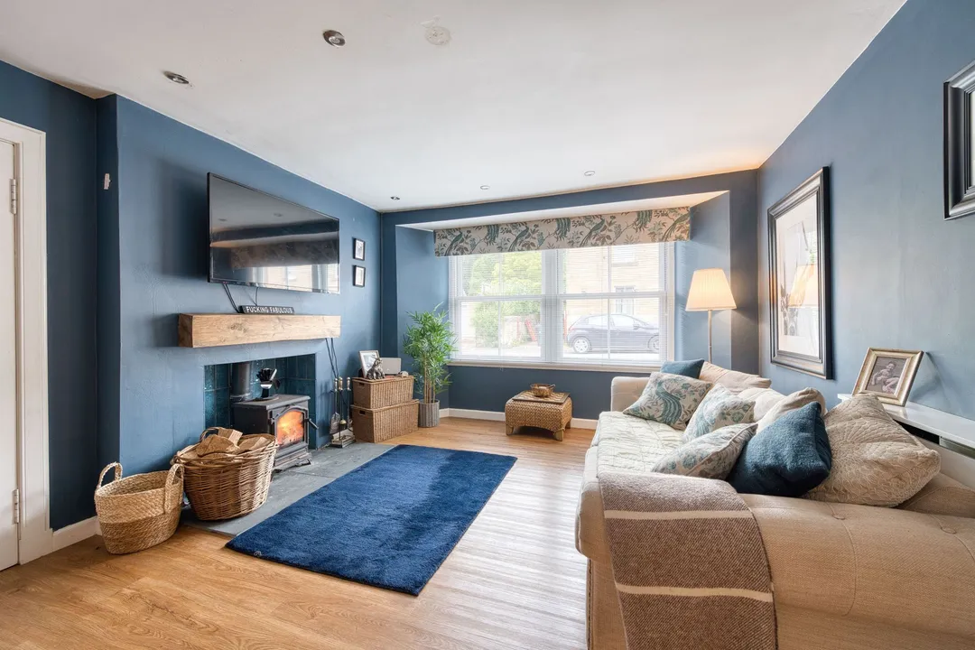 https://mr0.homeflow-assets.co.uk/files/photo/image/47636/6110/_x_/DSC_7312_HDR-119.jpg