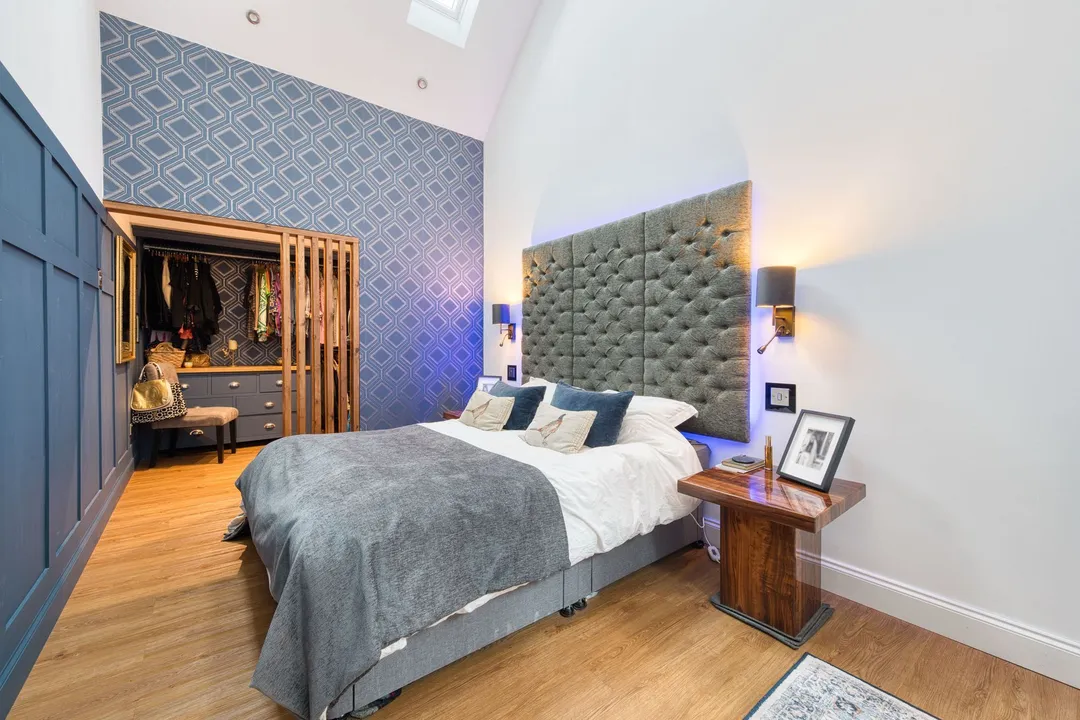 https://mr0.homeflow-assets.co.uk/files/photo/image/47636/6400/_x_/DSC_6808_HDR-52.jpg
