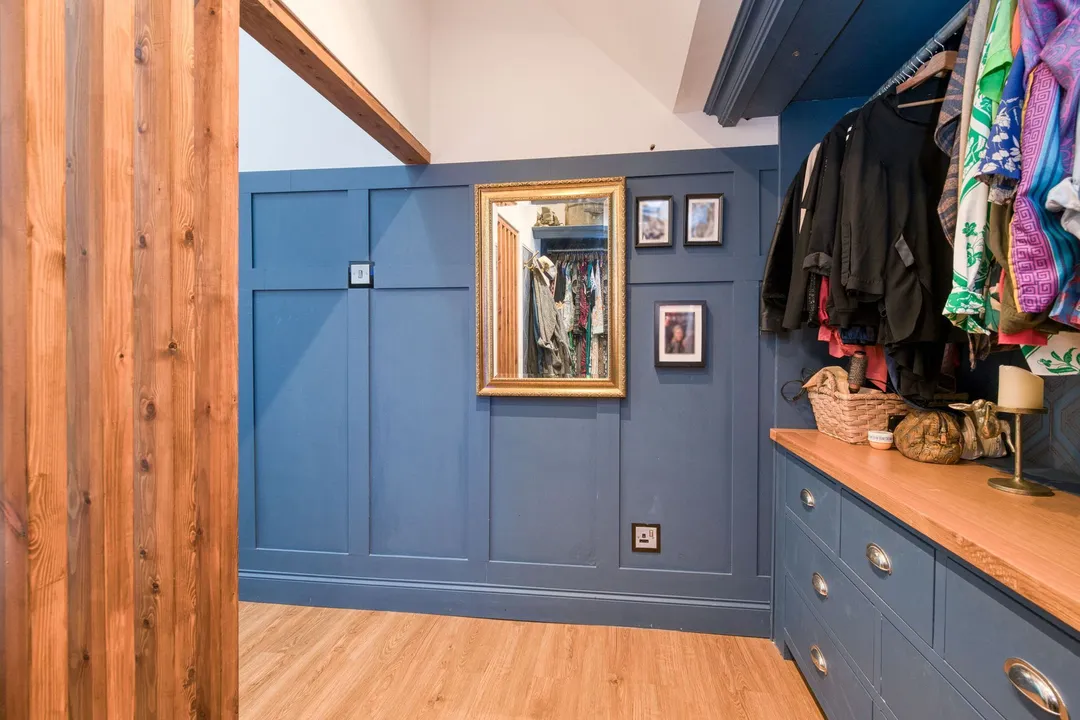 https://mr0.homeflow-assets.co.uk/files/photo/image/47636/6439/_x_/DSC_6880_HDR-59.jpg